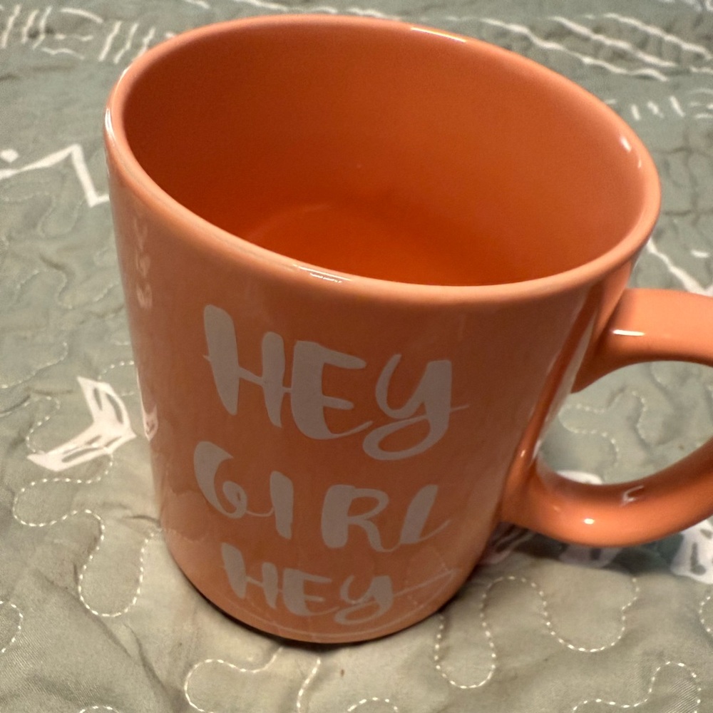 Peach 'Hey Girl Hey' Mug